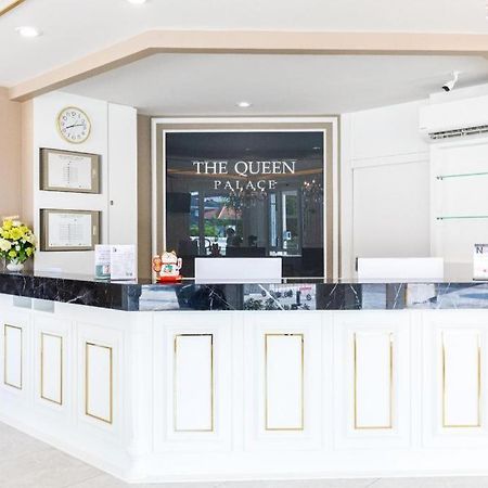 The Queen Palace Bangkok Exterior photo